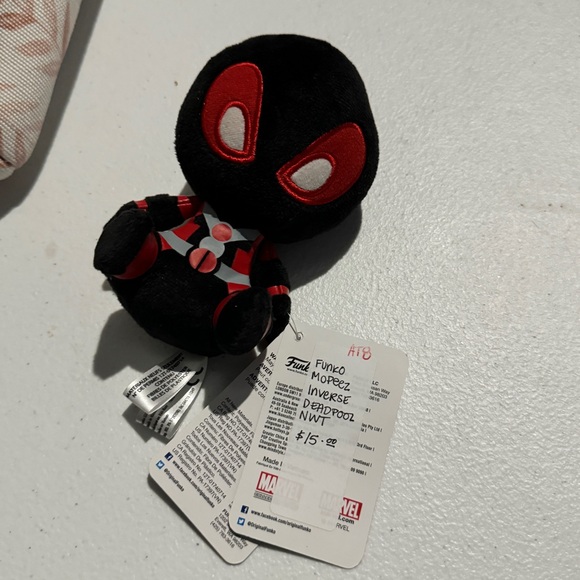 5/$25 Deadpool Mopeez Plush NWT - Picture 3 of 4